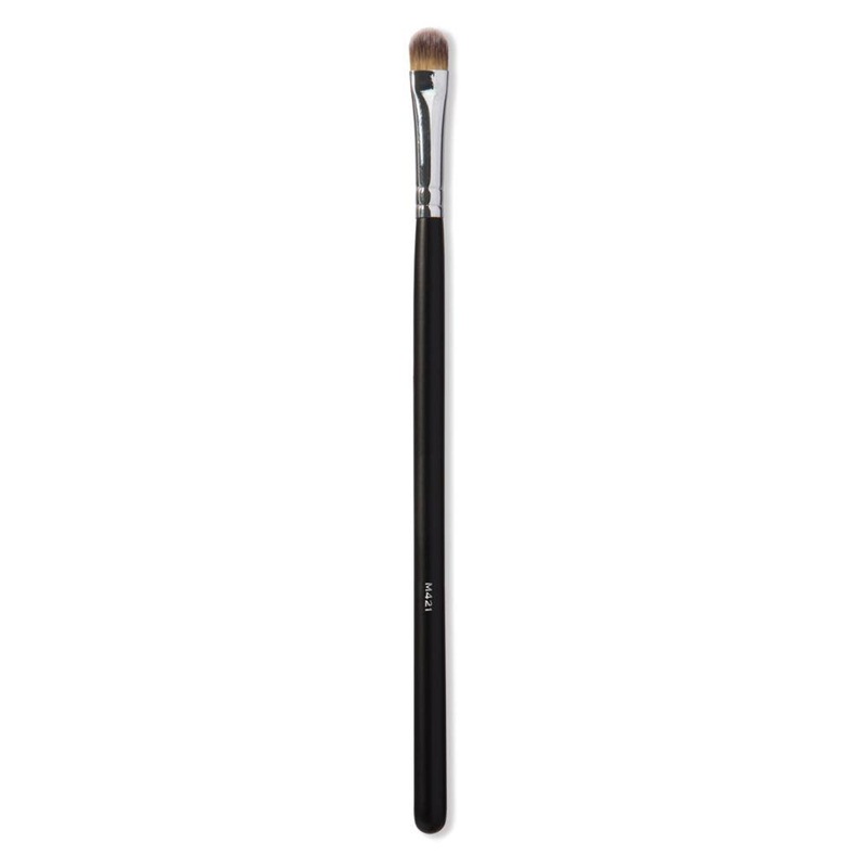 M421 – Mini Concealer Brush