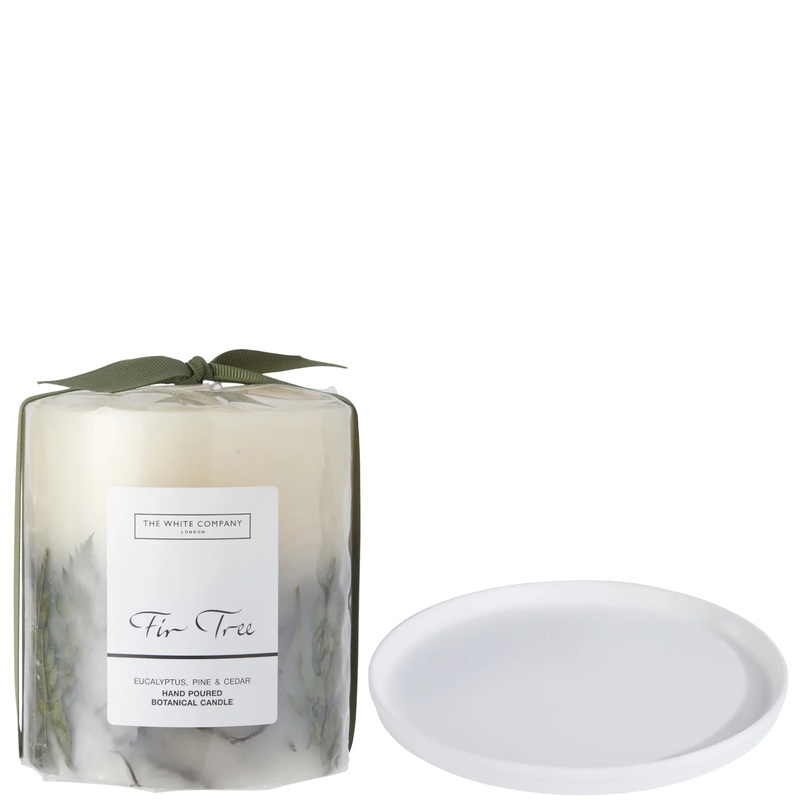 The White Company The Fir Tree Botanical Candle and Plate – Medium